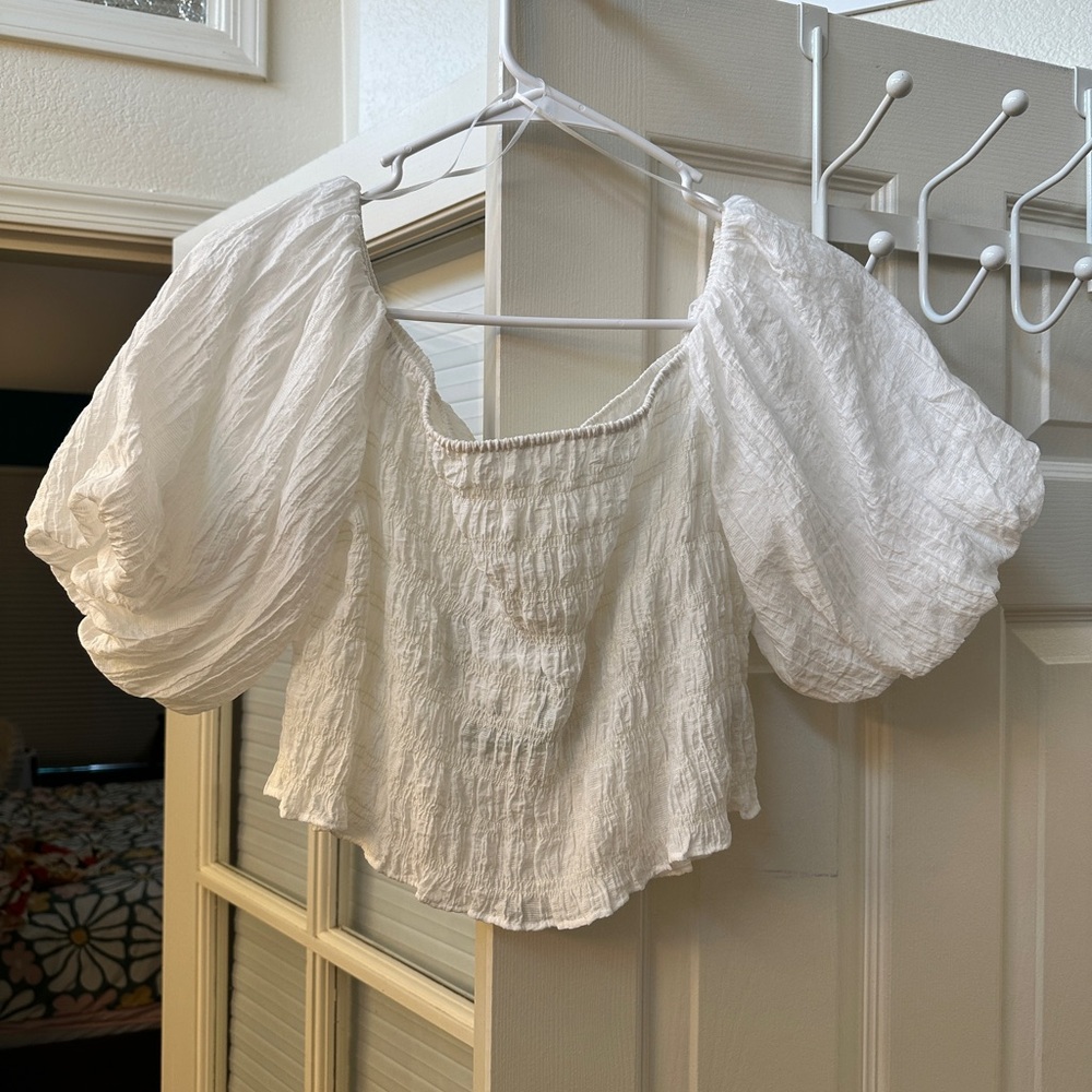 Chic White Puff Sleeve Blouse